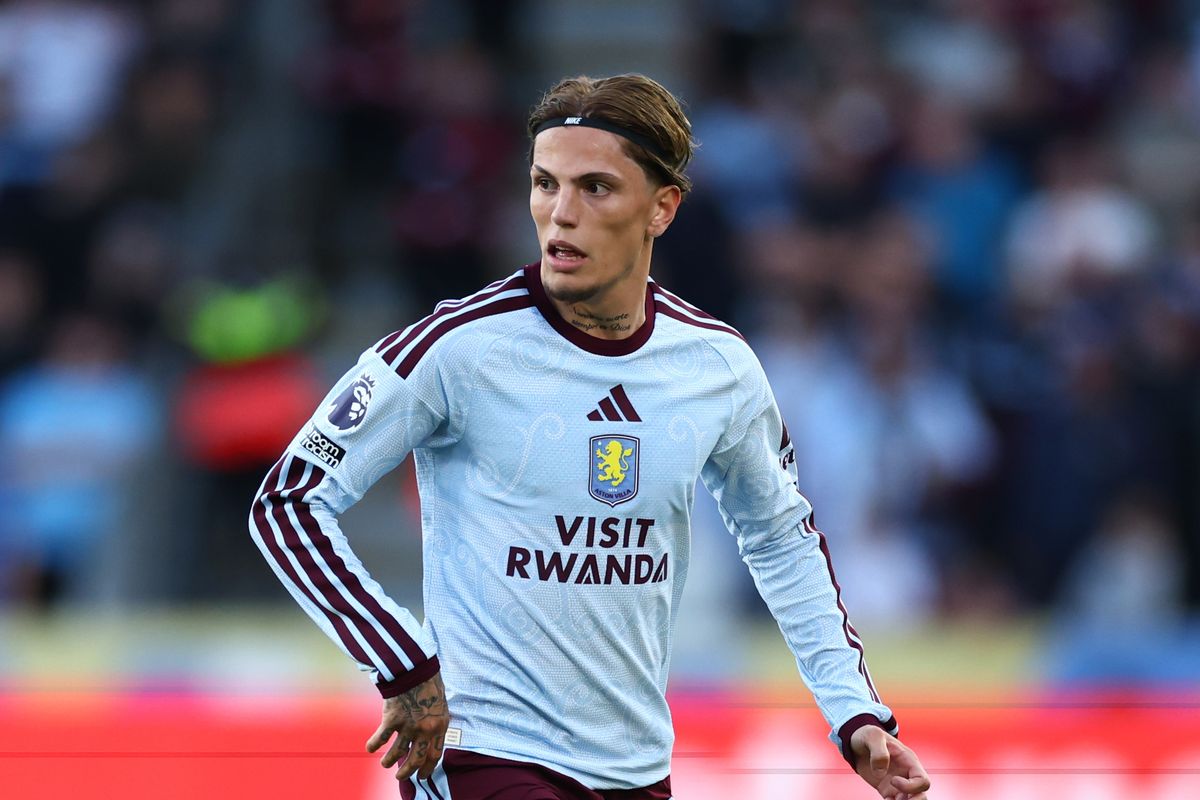 Alejandro Garnacho Criticized: Can He Revive His Aston Villa Career?