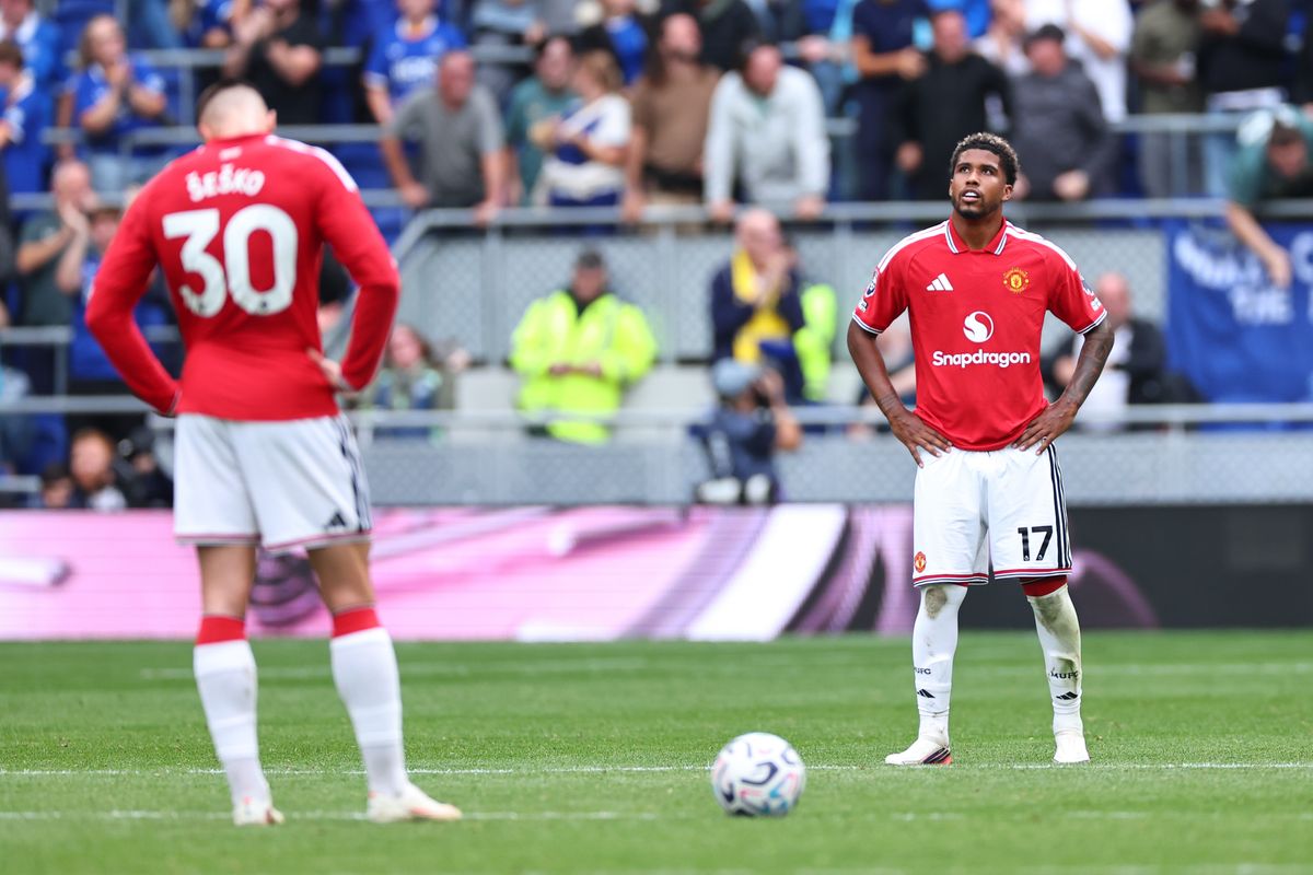 Michael Carrick on the sidelines, reacting to late-game action