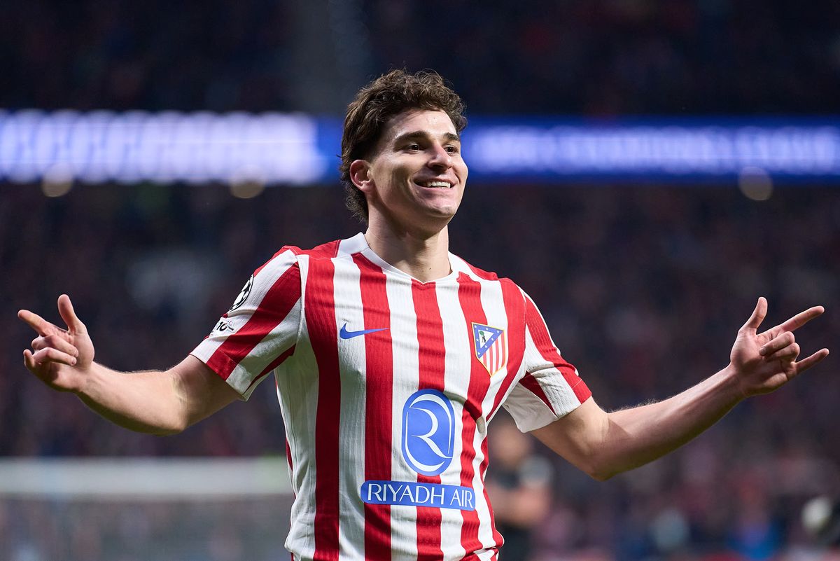 Julian Alvarez Transfer Saga: Atletico Open to Arsenal Deal as Barcelona Waits
