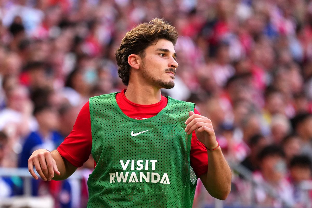 Julian Alvarez in action for Atletico Madrid amid transfer speculation